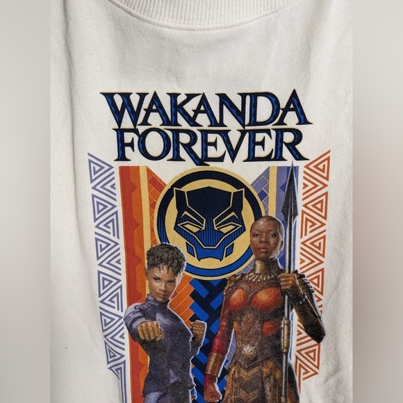 NWT Women's Marvel Black Panther Wakanda Forever Sweatshirt Size M (Oversize) - Picture 5 of 5